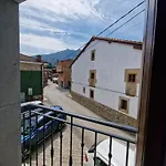בית נופש La Casona De Pascueru De Poo De Cabrales קרניה דה קברלס