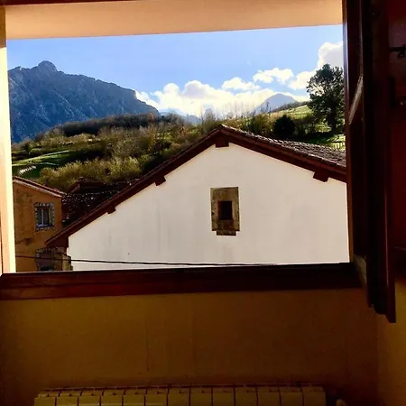 La Casona De Pascueru De Poo De Cabrales *