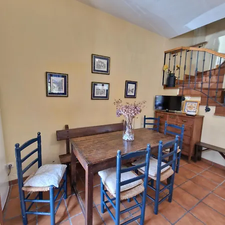 בית נופש La Casona De Pascueru De Poo De Cabrales קרניה דה קברלס