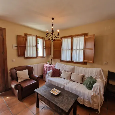 La Casona De Pascueru De Poo De Cabrales Holiday home *