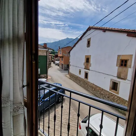 La Casona De Pascueru De Poo De Cabrales