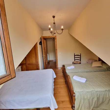 La Casona De Pascueru De Poo De Cabrales בית נופש