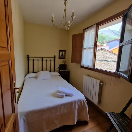 בית נופש La Casona De Pascueru De Poo De Cabrales