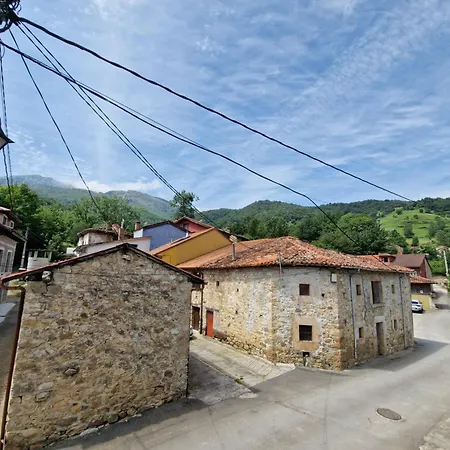 בית נופש La Casona De Pascueru De Poo De Cabrales קרניה דה קברלס