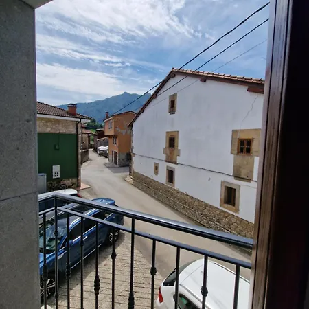 Сasa de vacaciones La Casona De Pascueru De Poo De Cabrales Carreña